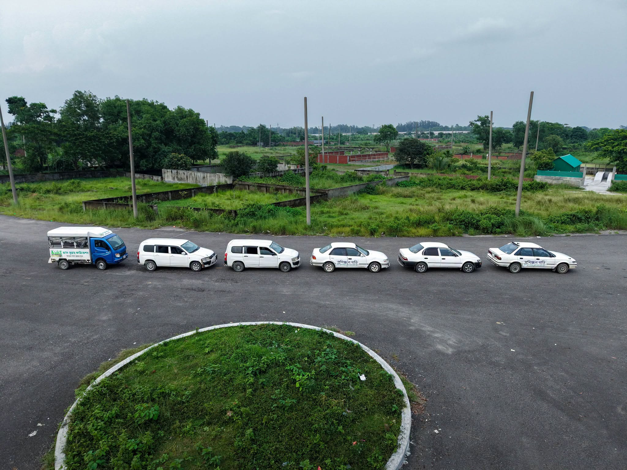 ড্রাইভিং স্কুল
